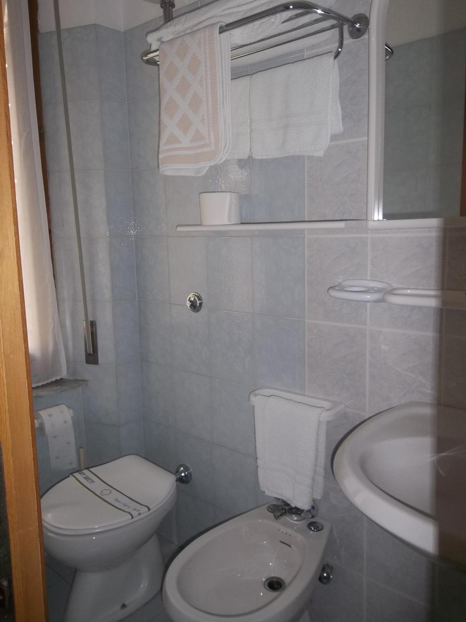 Hotel Lo Squalo Grottammare Phòng bức ảnh