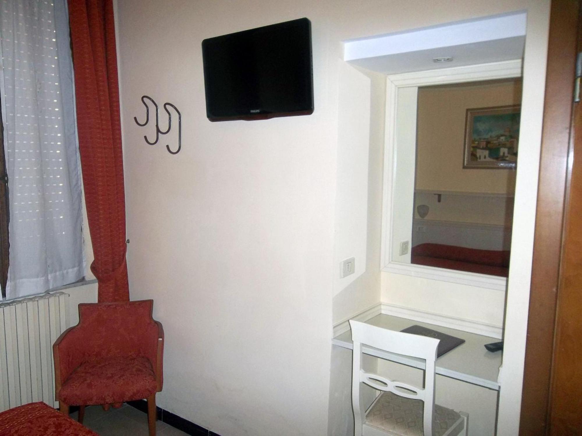 Hotel Lo Squalo Grottammare Phòng bức ảnh