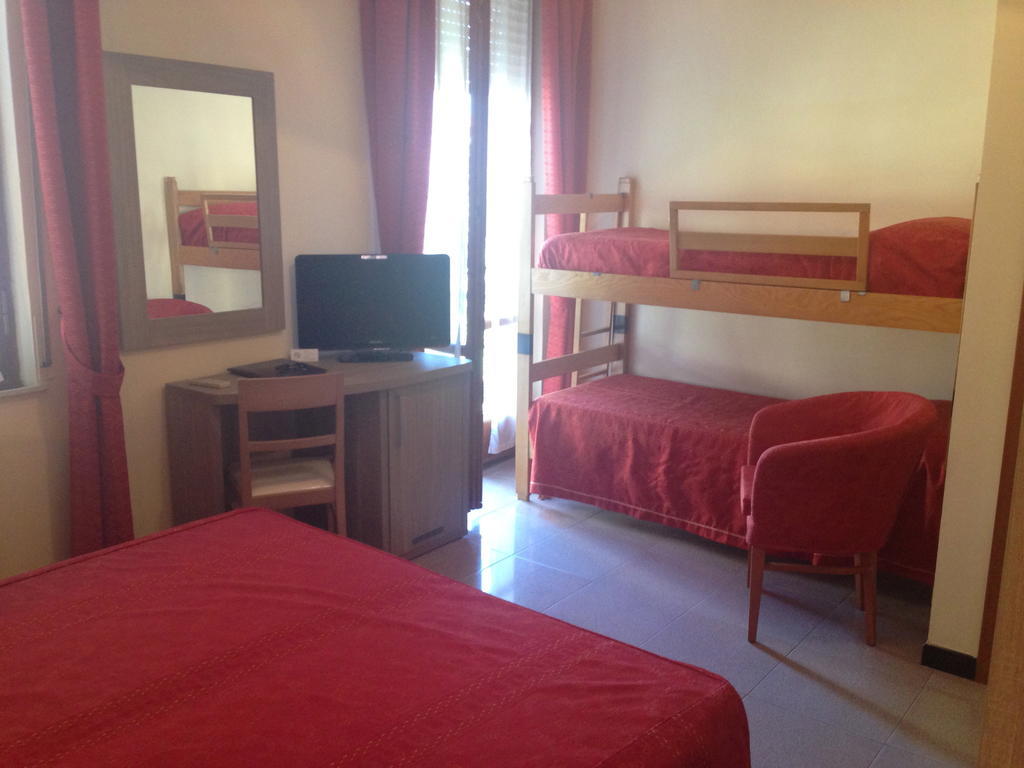 Hotel Lo Squalo Grottammare Phòng bức ảnh