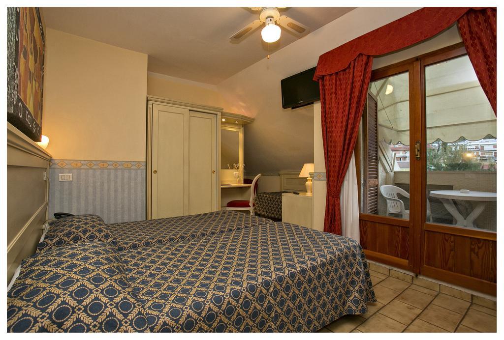 Hotel Lo Squalo Grottammare Phòng bức ảnh