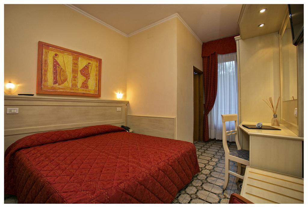 Hotel Lo Squalo Grottammare Phòng bức ảnh